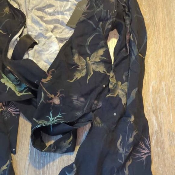 Disturbia rosanella floral print flare sleeve wrap top size 8 new - Picture 3 of 4